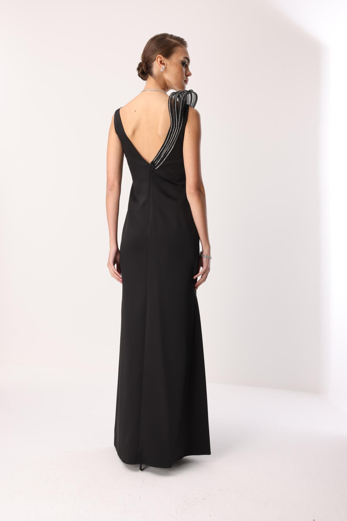 Yaka Volan Detay Yırtmaçlı Maxi Abiye SİYAH