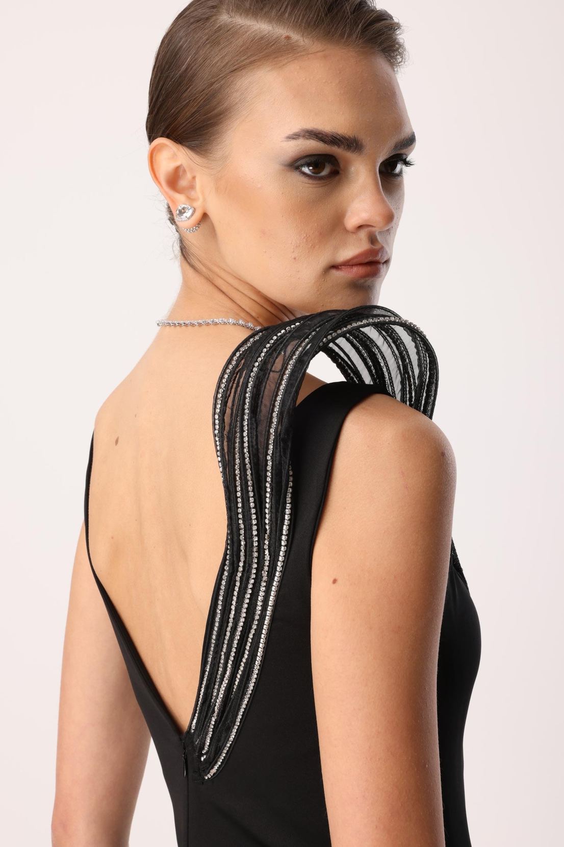 Yaka Volan Detay Yırtmaçlı Maxi Abiye SİYAH