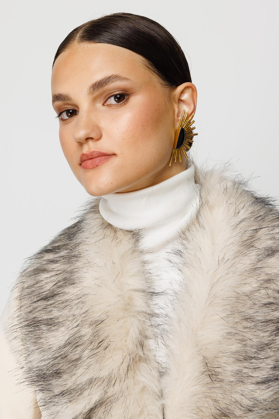 YAKASI KÜRKLÜ KAŞE KABAN EKRU