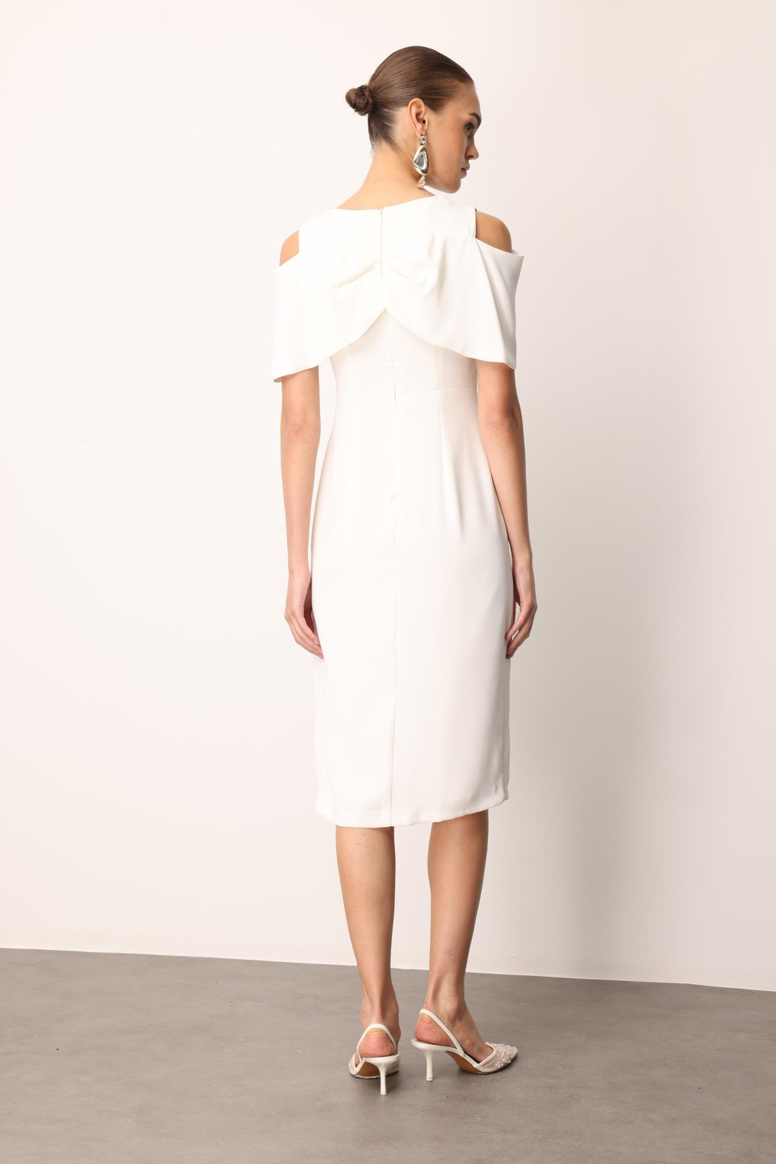 Stoned Chain Collar Midi Dress WHITE