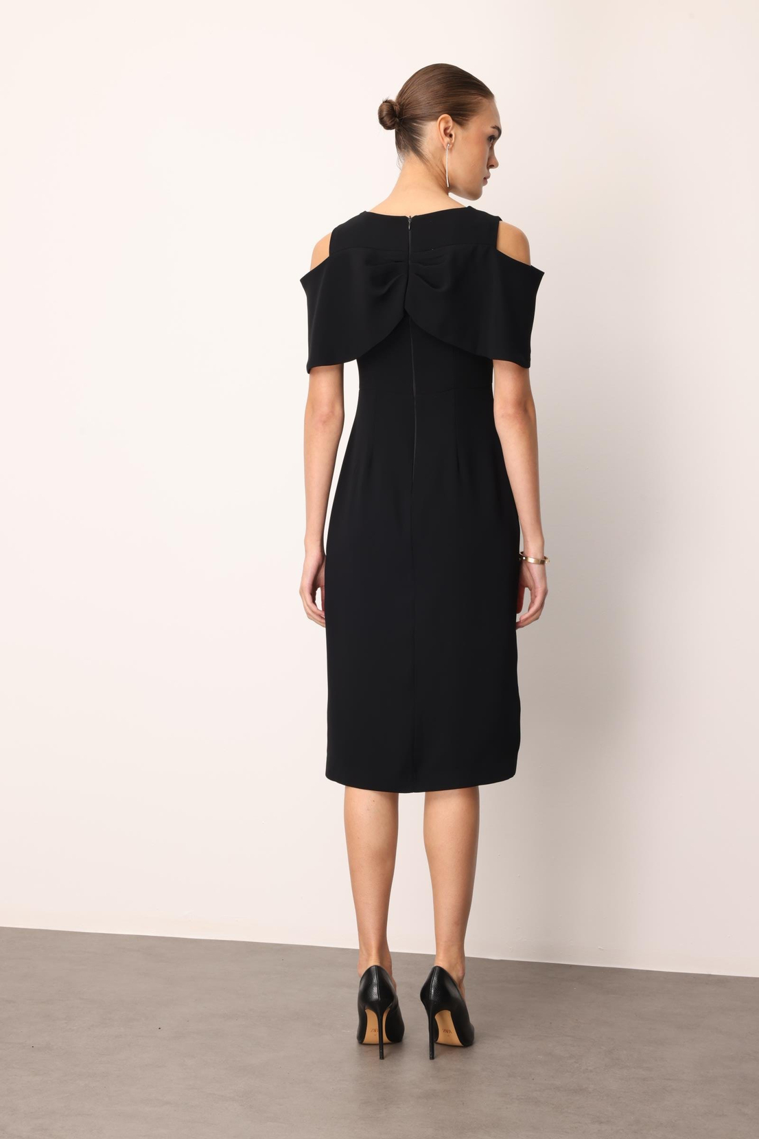 Stoned Chain Collar Midi Dress BLACK