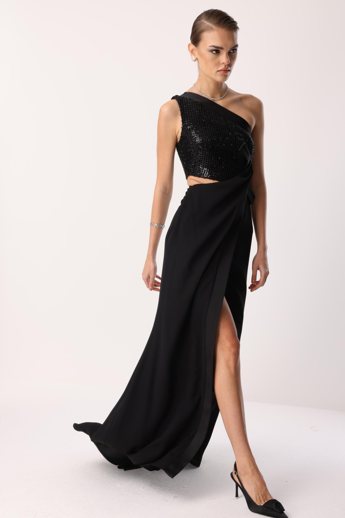 Yandan Fiyonk Uzun Elbise SİYAH