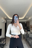 Ekru Dantel Detaylı V Yaka Bluz