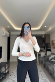 Ekru Dantel Detaylı V Yaka Bluz