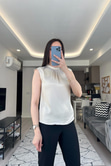 Ekru Saten Dokulu Drapeli Bluz