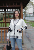 Lacivert Şeritli Beyaz Cepli Hırka