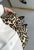 Leopar Desenli Beli Lastikli Şort
