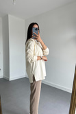 Ekru Omuz Detaylı Sweatshirt