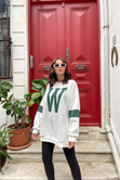 W Baskılı Beyaz Sweatshirt