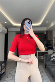 Kırmızı Pencere Detaylı Triko