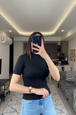 Siyah Dik Yaka Fitilli Triko