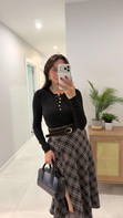Yusra Siyah Çıtçıtlı Bluz