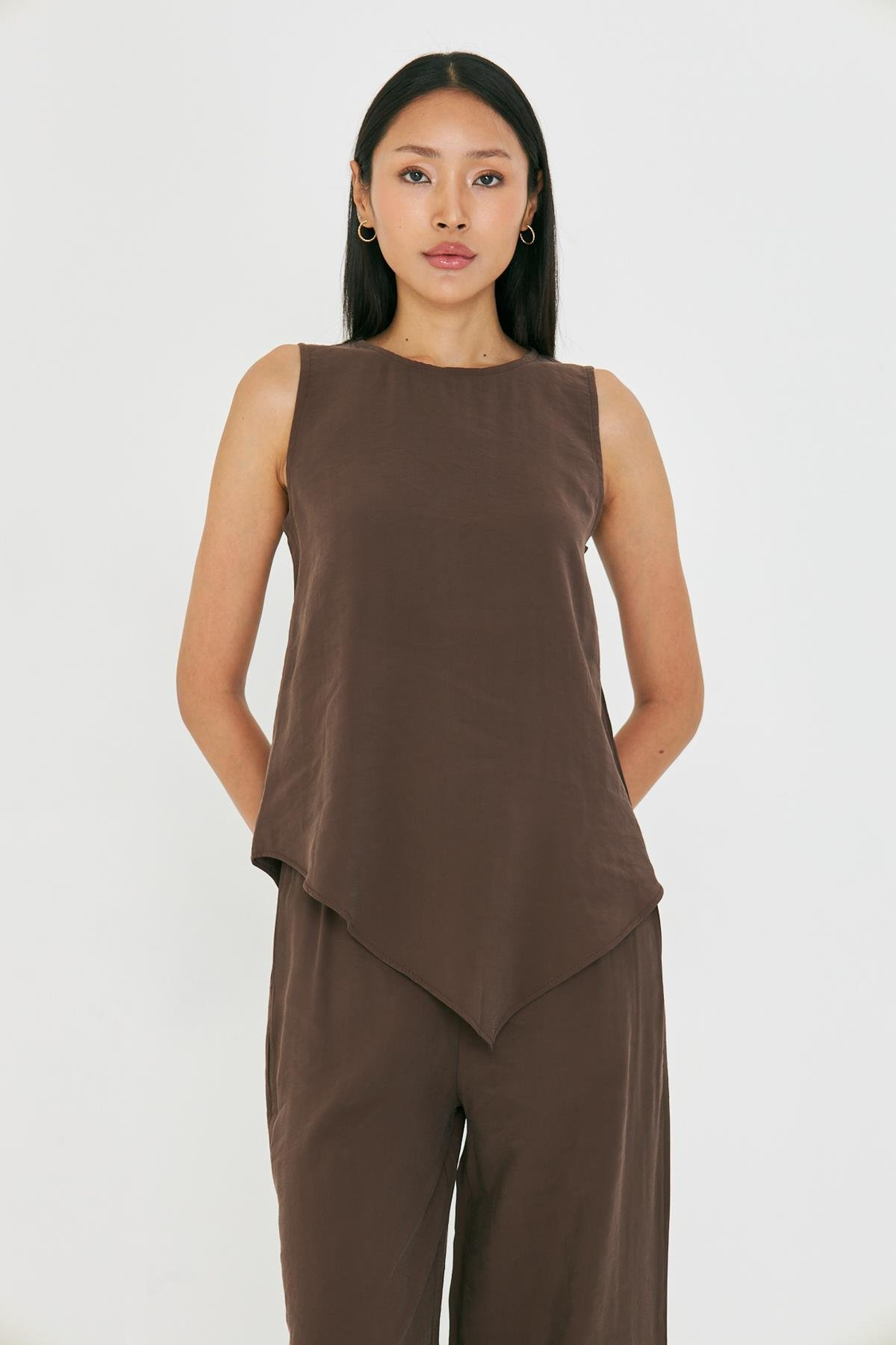 Asimetrik Kesim Sıfır Kol Bluz - Kahve