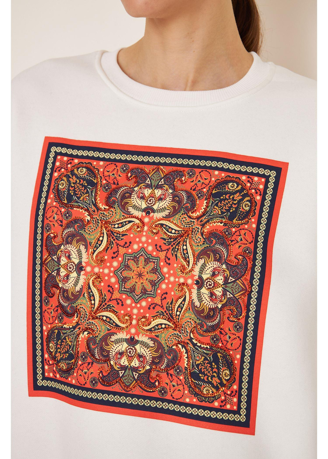Baskılı Pullu Sweatshirt-Ekru
