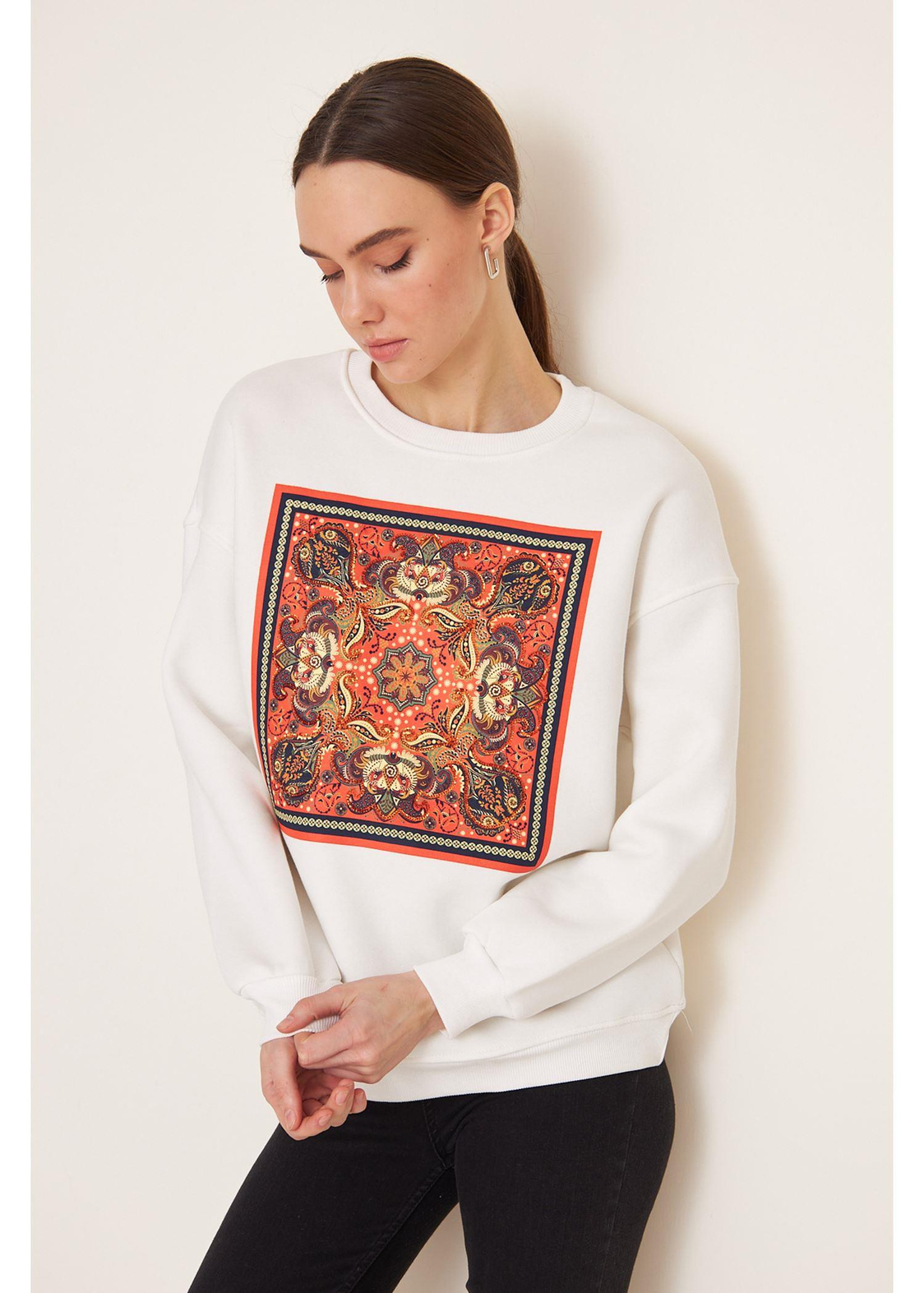 Baskılı Pullu Sweatshirt-Ekru