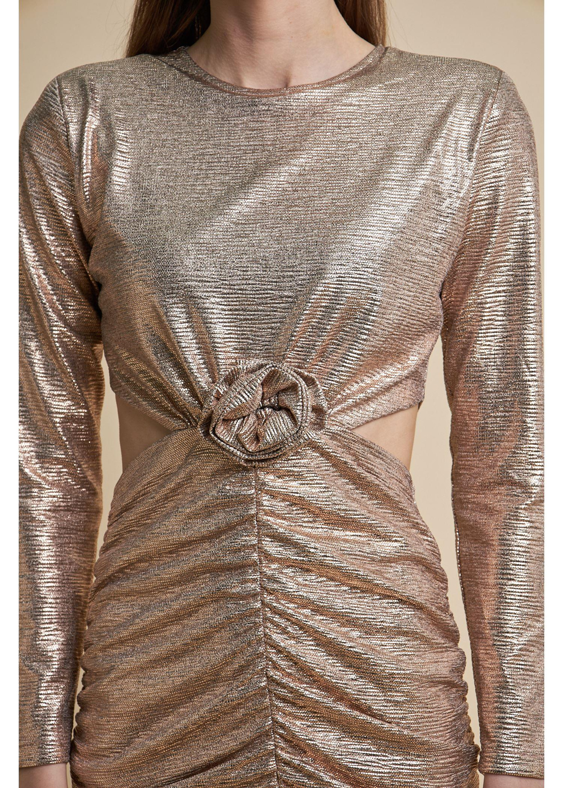 Beli Pencereli Büzgülü Elbise