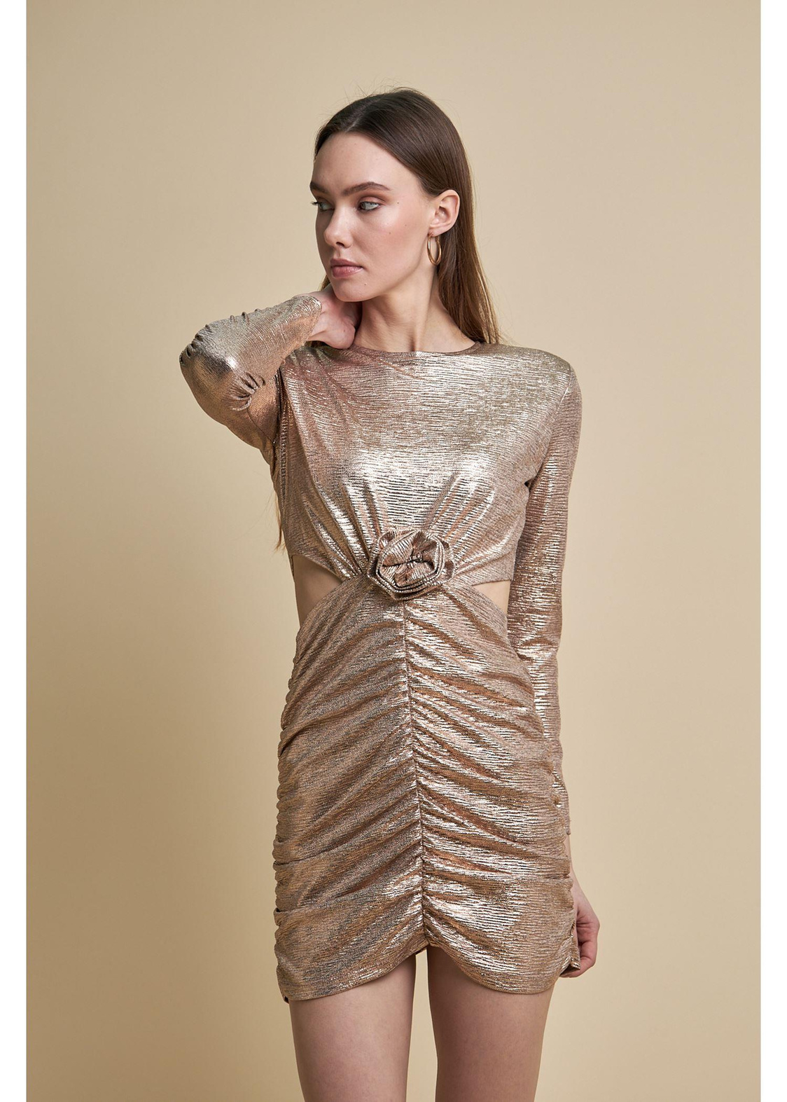 Beli Pencereli Büzgülü Elbise