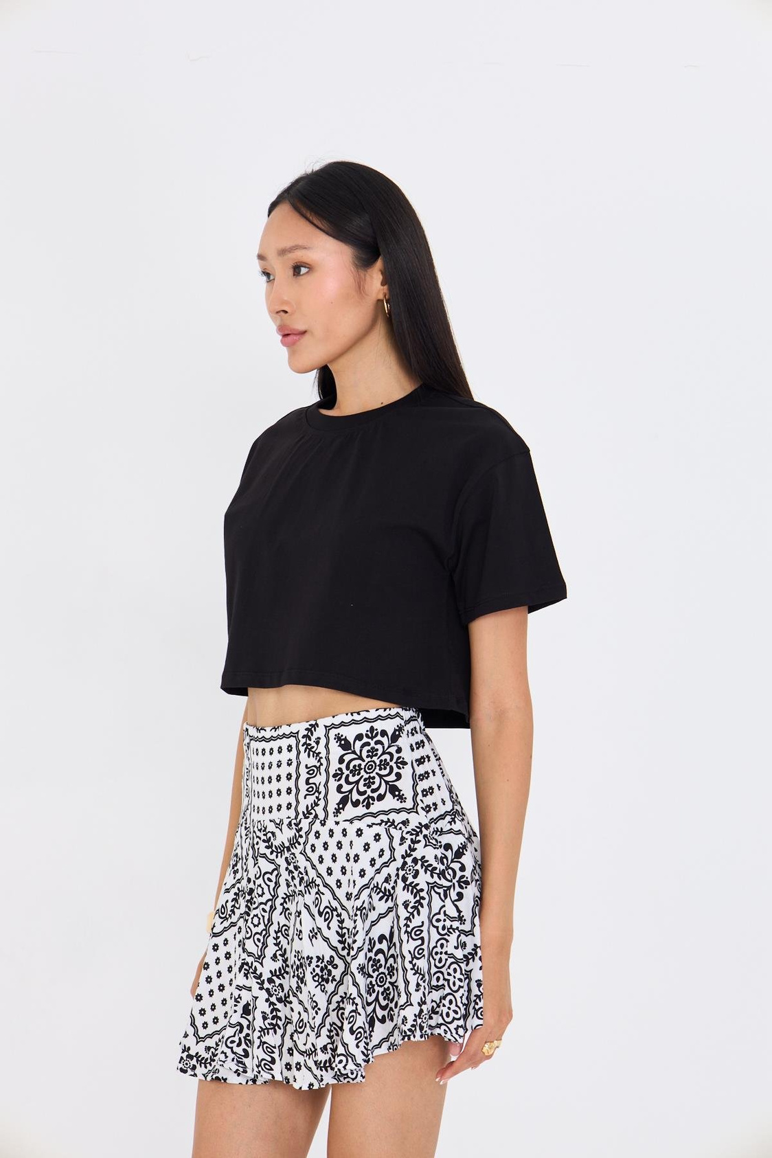 Bisiklet Yaka Crop Tişört