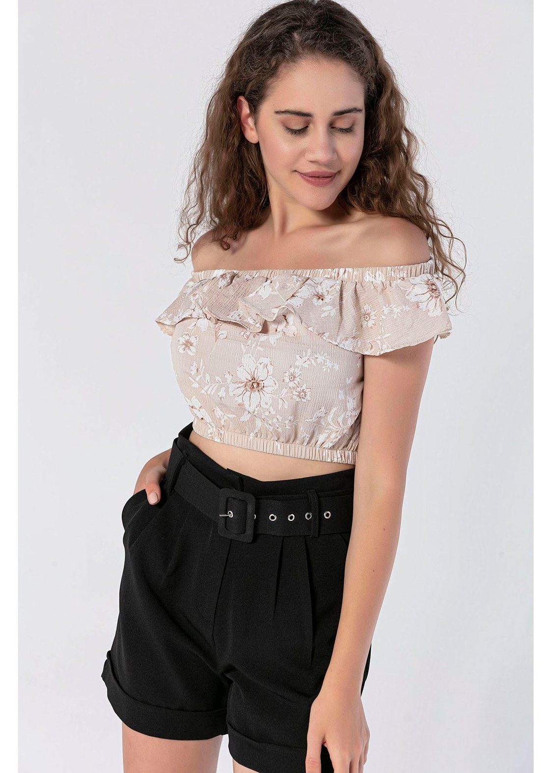 Çiçekli Desenli, Fırfırlı Crop Bluz-Taş