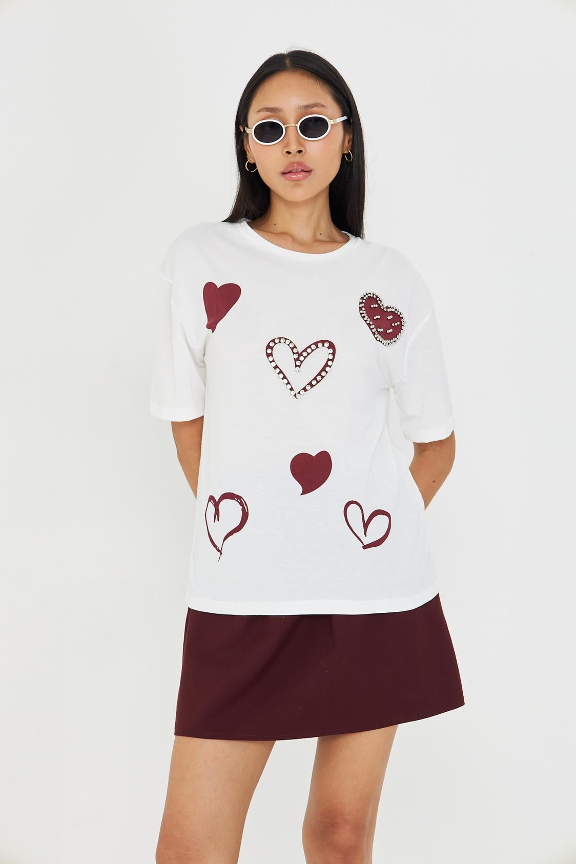 Çoklu Kalp Baskılı Taşlı T-shirt - Ekru/Bordo