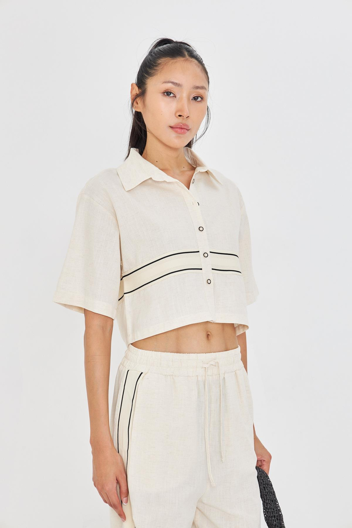 Dantel Detay Kısa Kollu Keten Görünümlü Gömlek