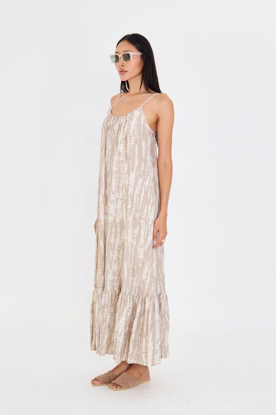 Desenli Askılı Fırfırlı Elbise