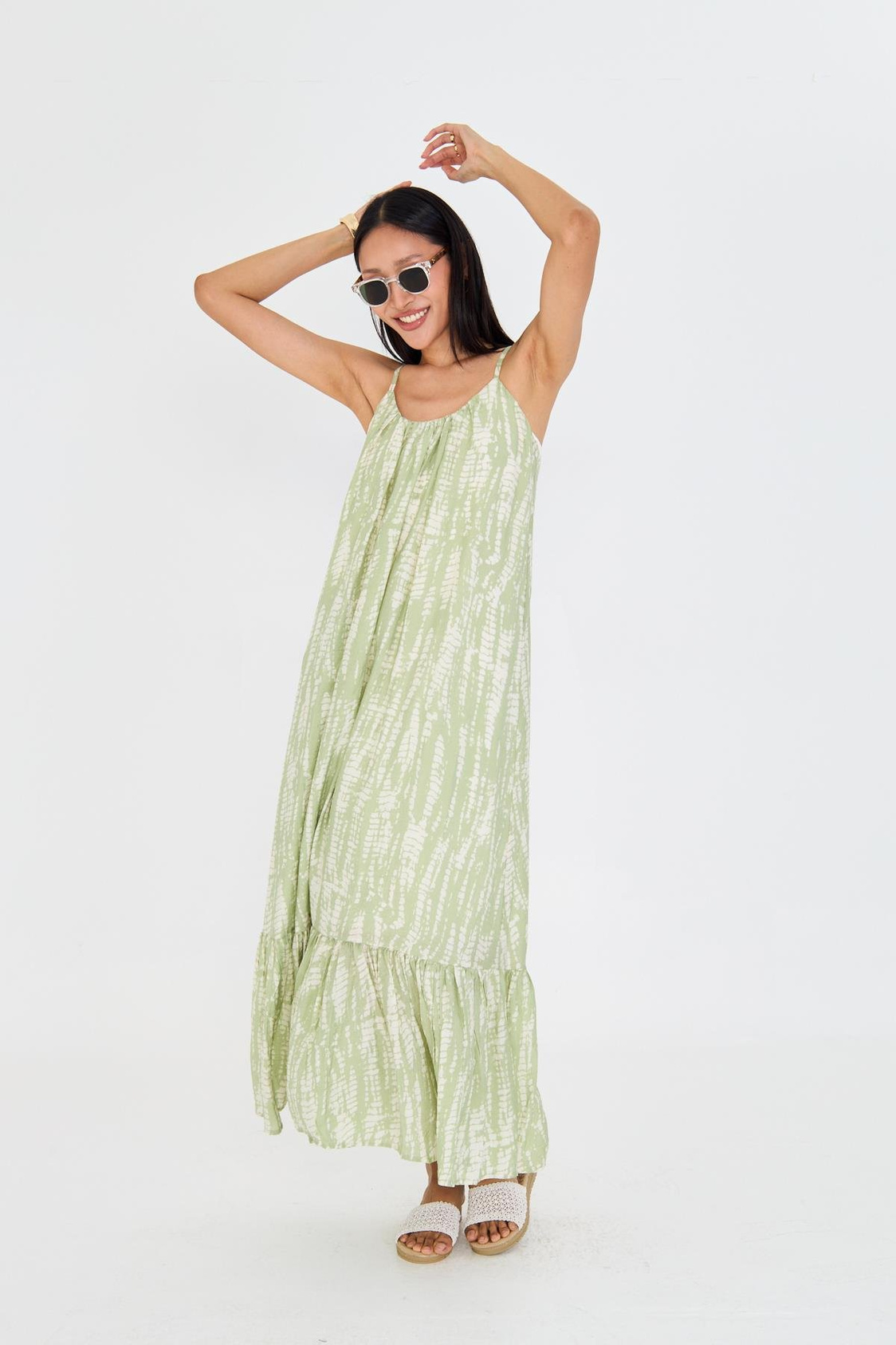 Desenli Askılı Fırfırlı Elbise