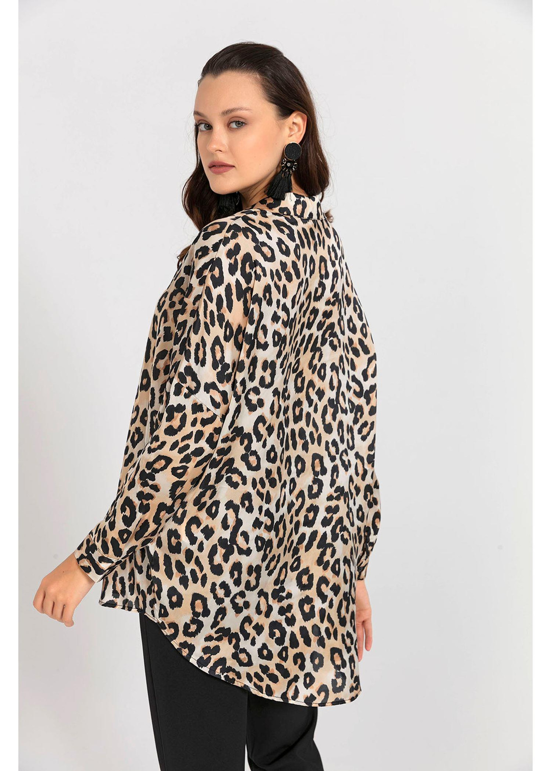 Düşük Kol Saten Leopar Gömlek