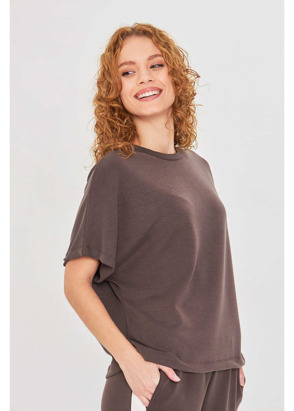 Düşük Omuz Dalgıç T-shirt