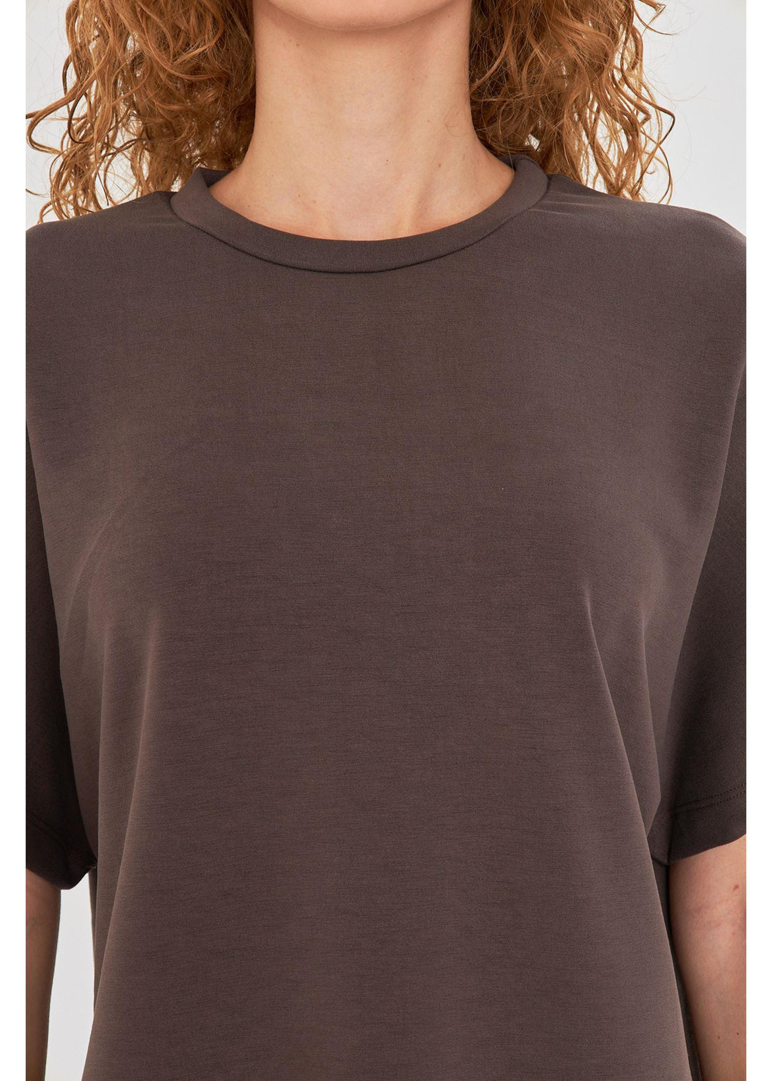 Düşük Omuz Dalgıç T-shirt