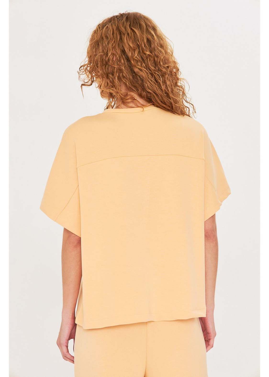 Düşük Omuz Dalgıç T-shirt