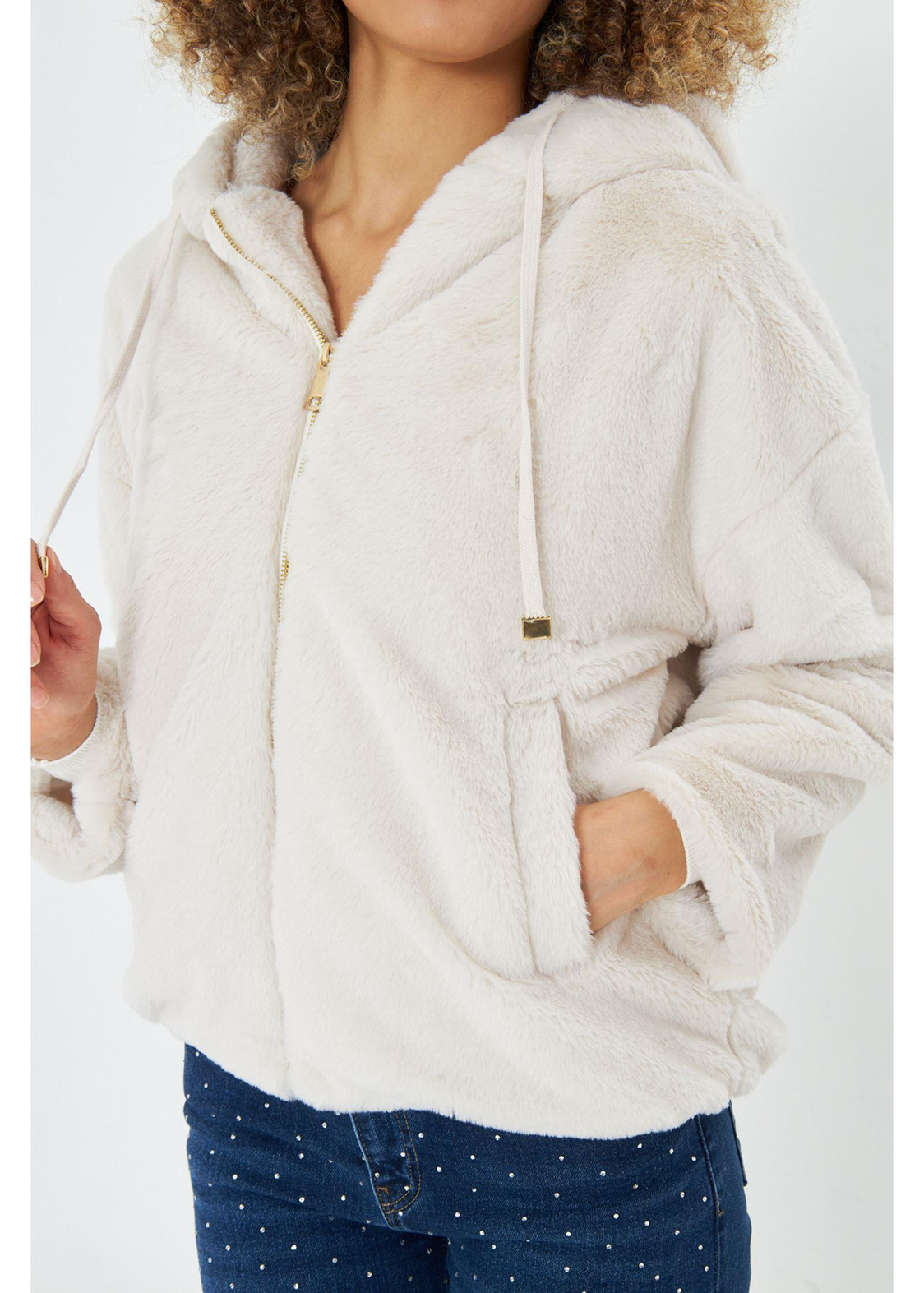 Etek Ucu Lastikli Kapüşonlu Peluş Mont