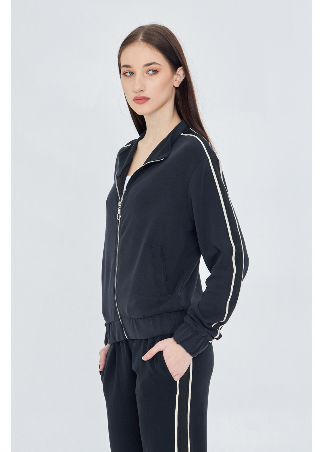 Fermuarlı Şeritli Dalgıç Sweatshirt-Siyah