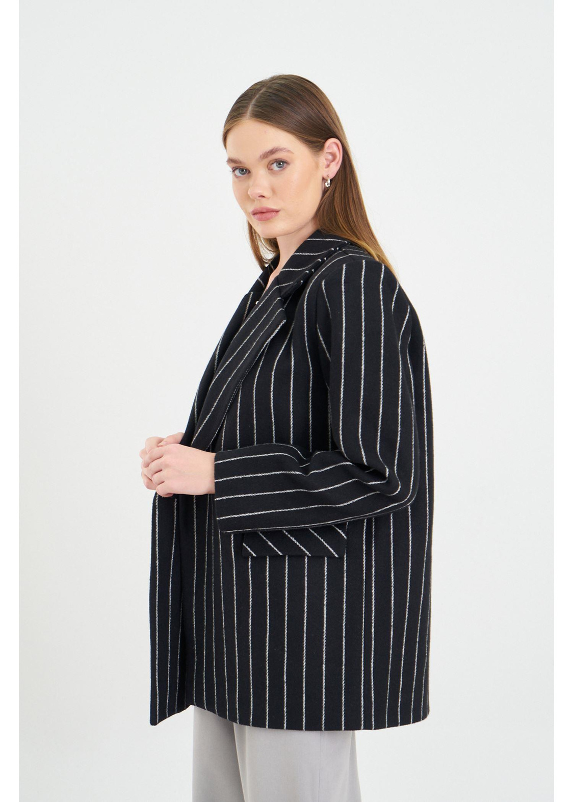 İnce Çizgili Kaşe Ceket-Siyah