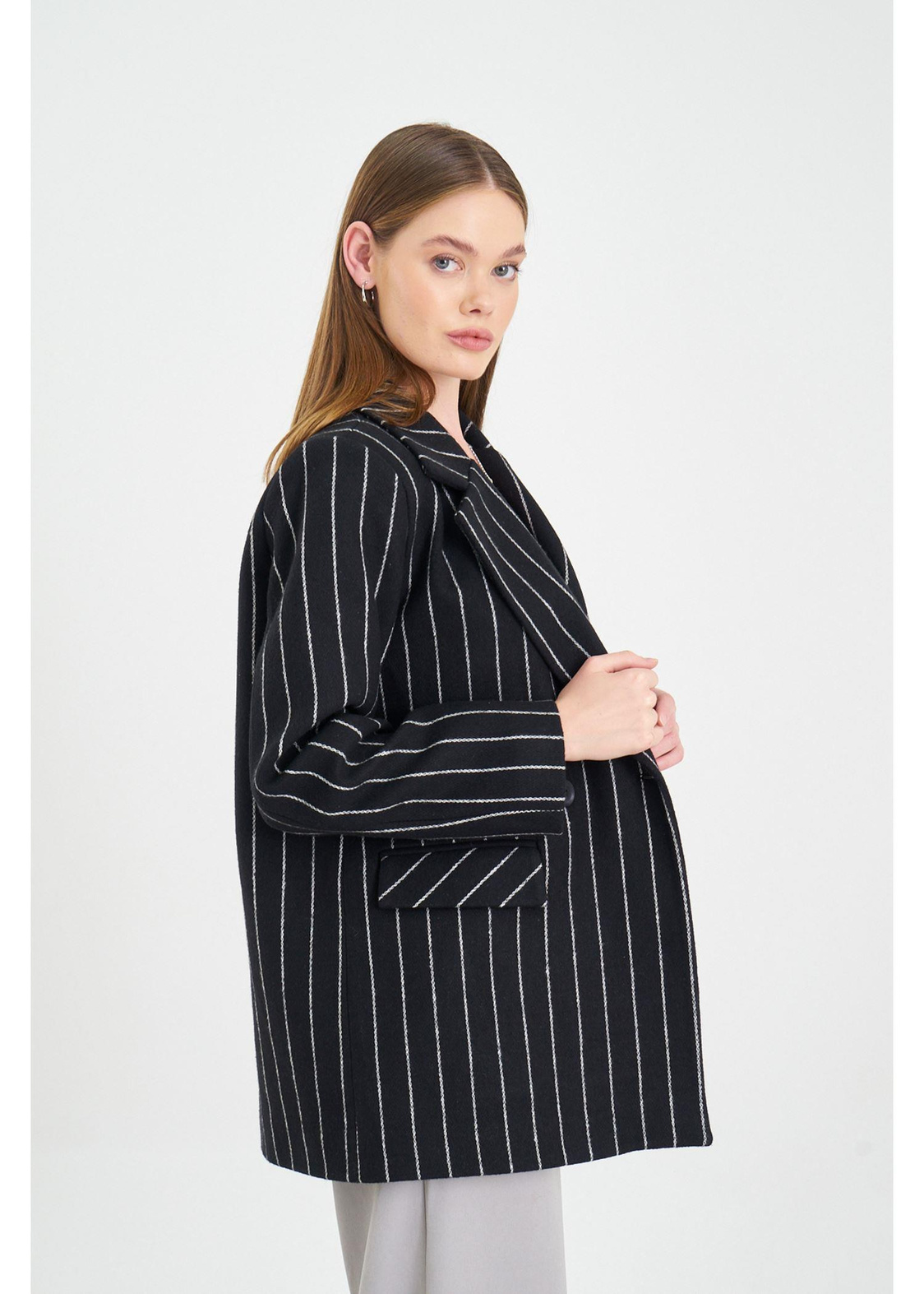 İnce Çizgili Kaşe Ceket-Siyah