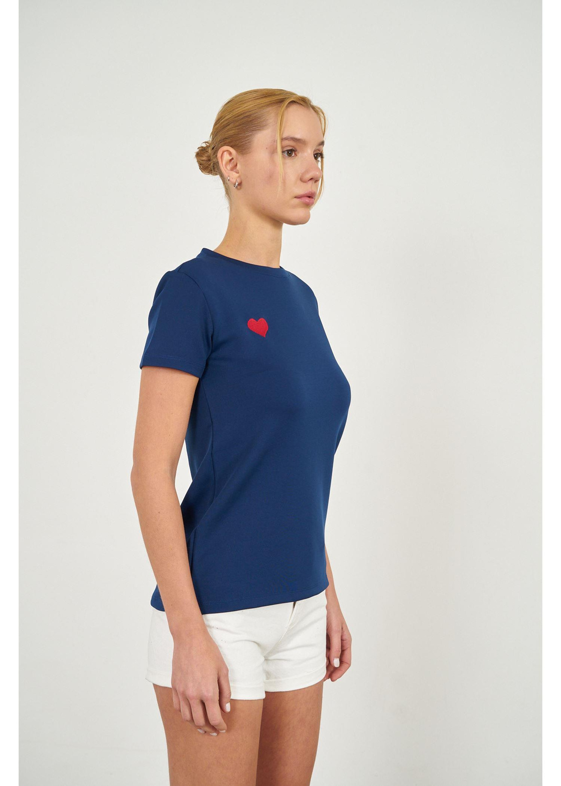 Kalp Nakışlı Kısa Kol Dalgıç T-shirt-Lacivert