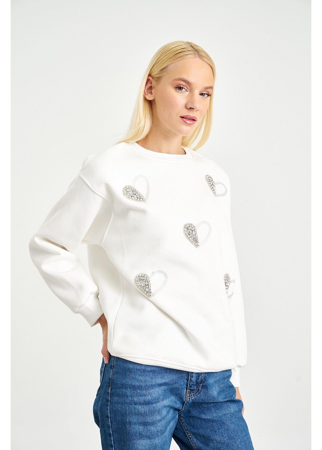 Kalp Nakışlı Taşlı Sweatshirt-Ekru