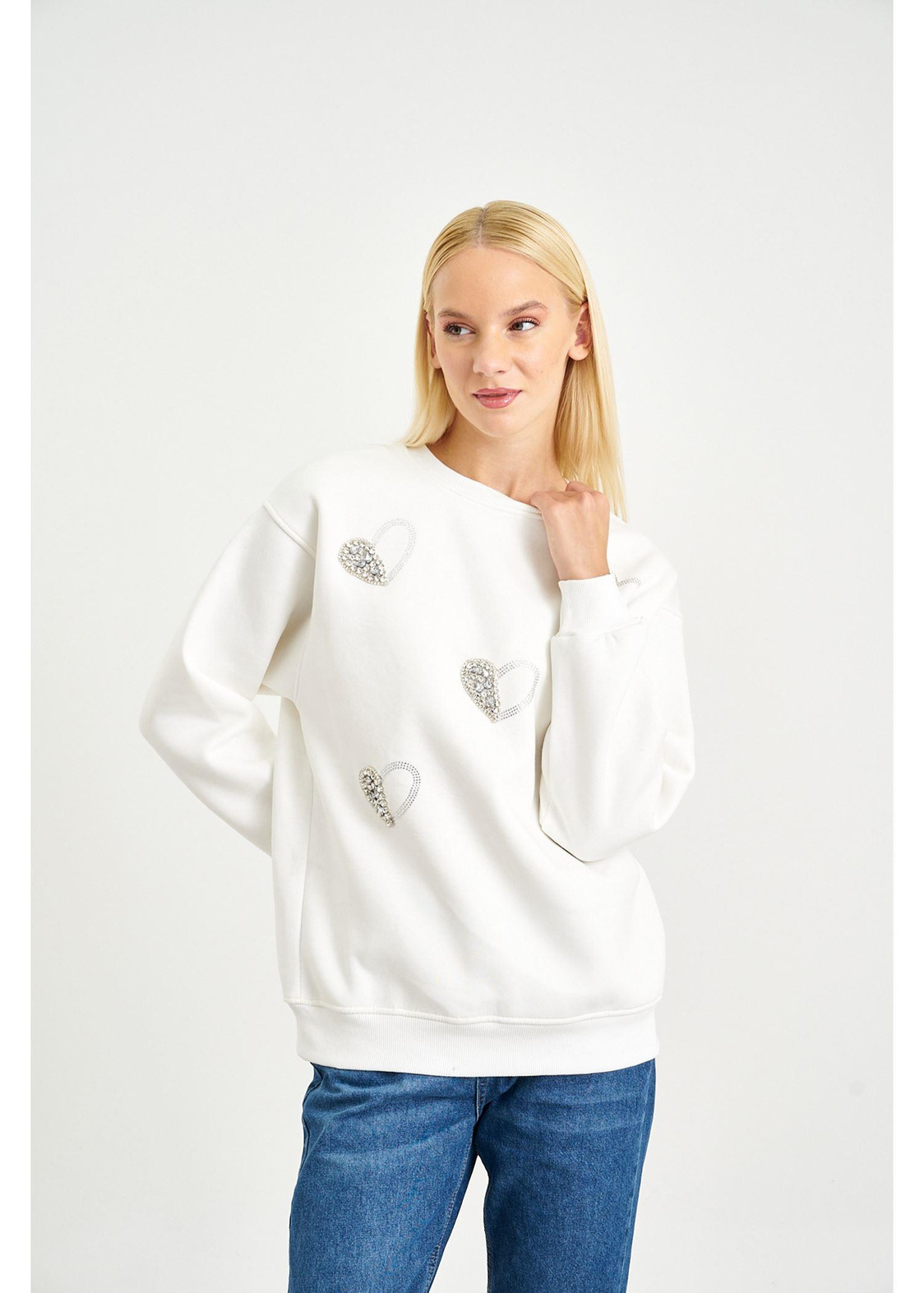 Kalp Nakışlı Taşlı Sweatshirt-Ekru