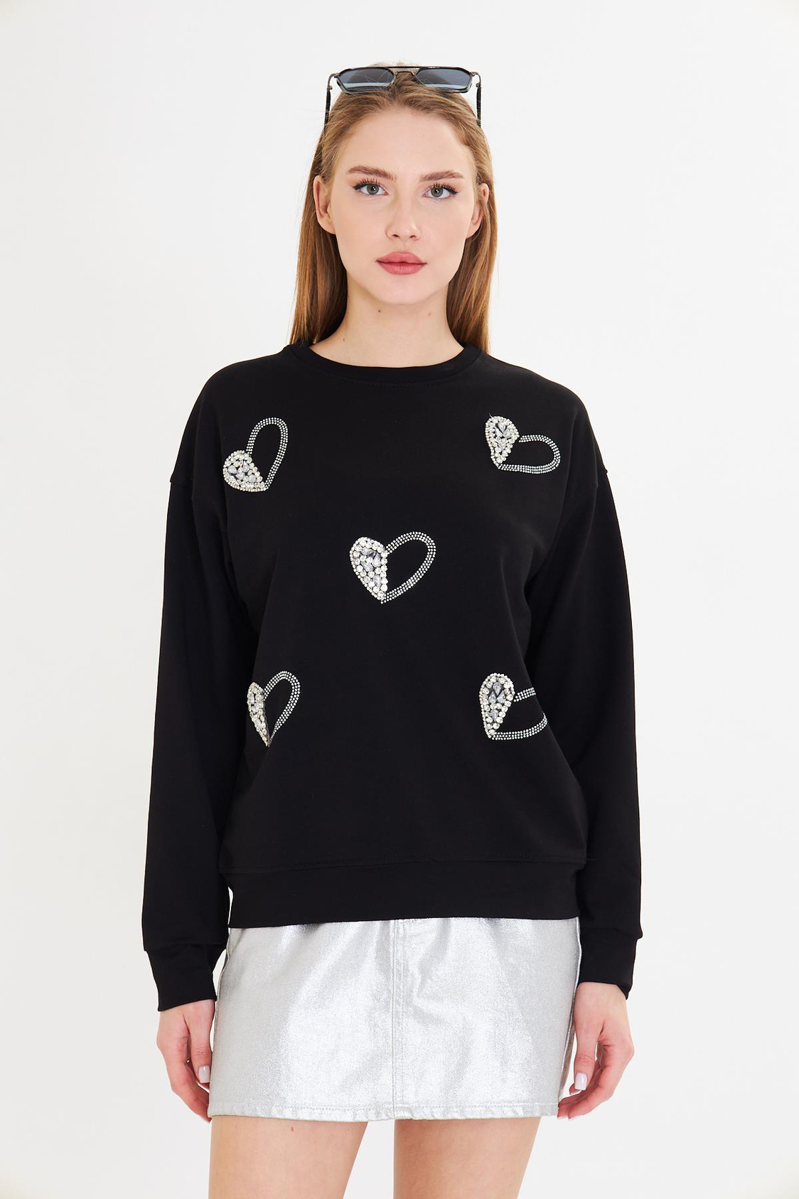 Kalpli Taş Baskılı Sweatshirt-Siyah