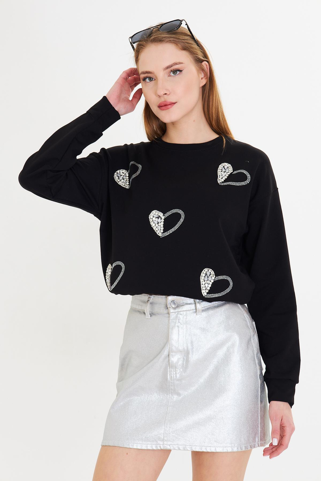 Kalpli Taş Baskılı Sweatshirt-Siyah