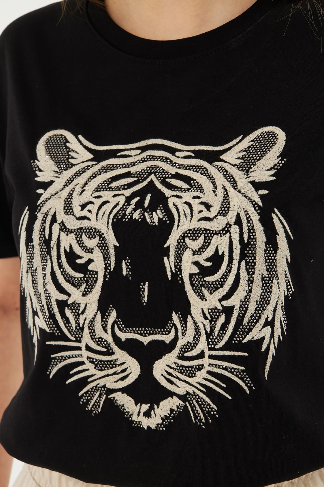 Kaplan Baskılı Taşlı T-shirt