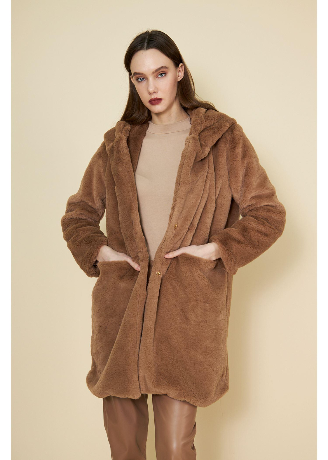 Kapüşonlu Cepli Peluş Kaban-Camel