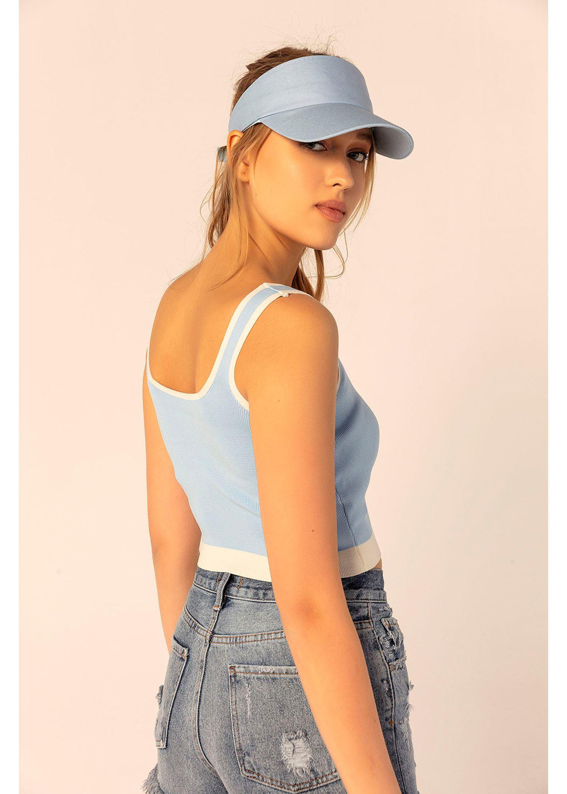 Kare Yaka Kalın Askılı Atlet