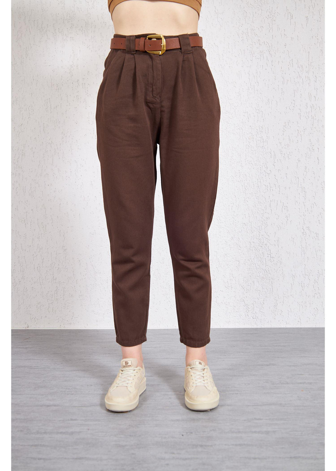 Kemerli Pileli Gabardin Pantolon-Kahve