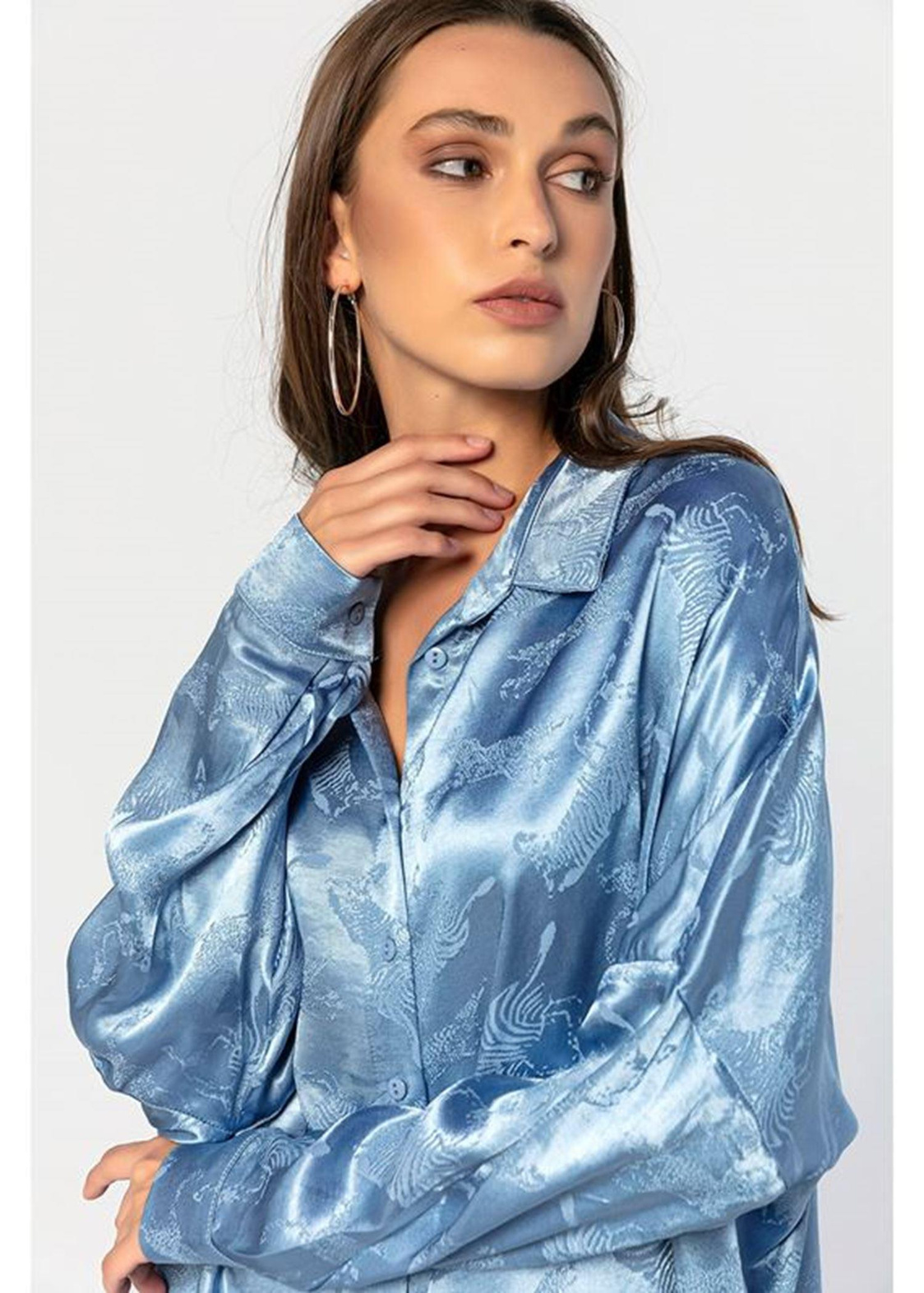 Kendinden Desenli, Saten Oversize Gömlek-Mavi