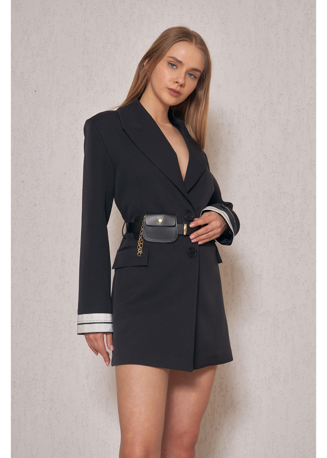 Kol Ağzı Garnili Kemerli Atlas Ceket-Siyah