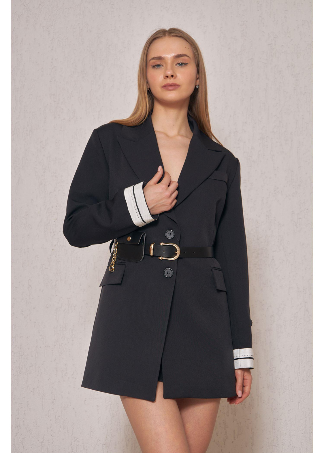 Kol Ağzı Garnili Kemerli Atlas Ceket-Siyah