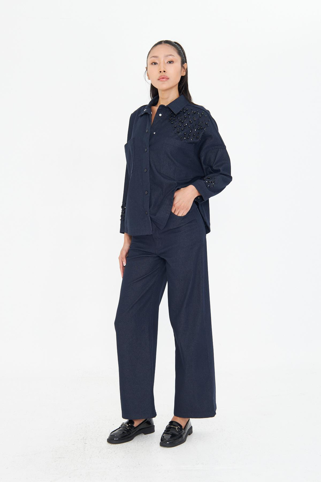 Kolları ve Önü Taşlı Denim Gömlek