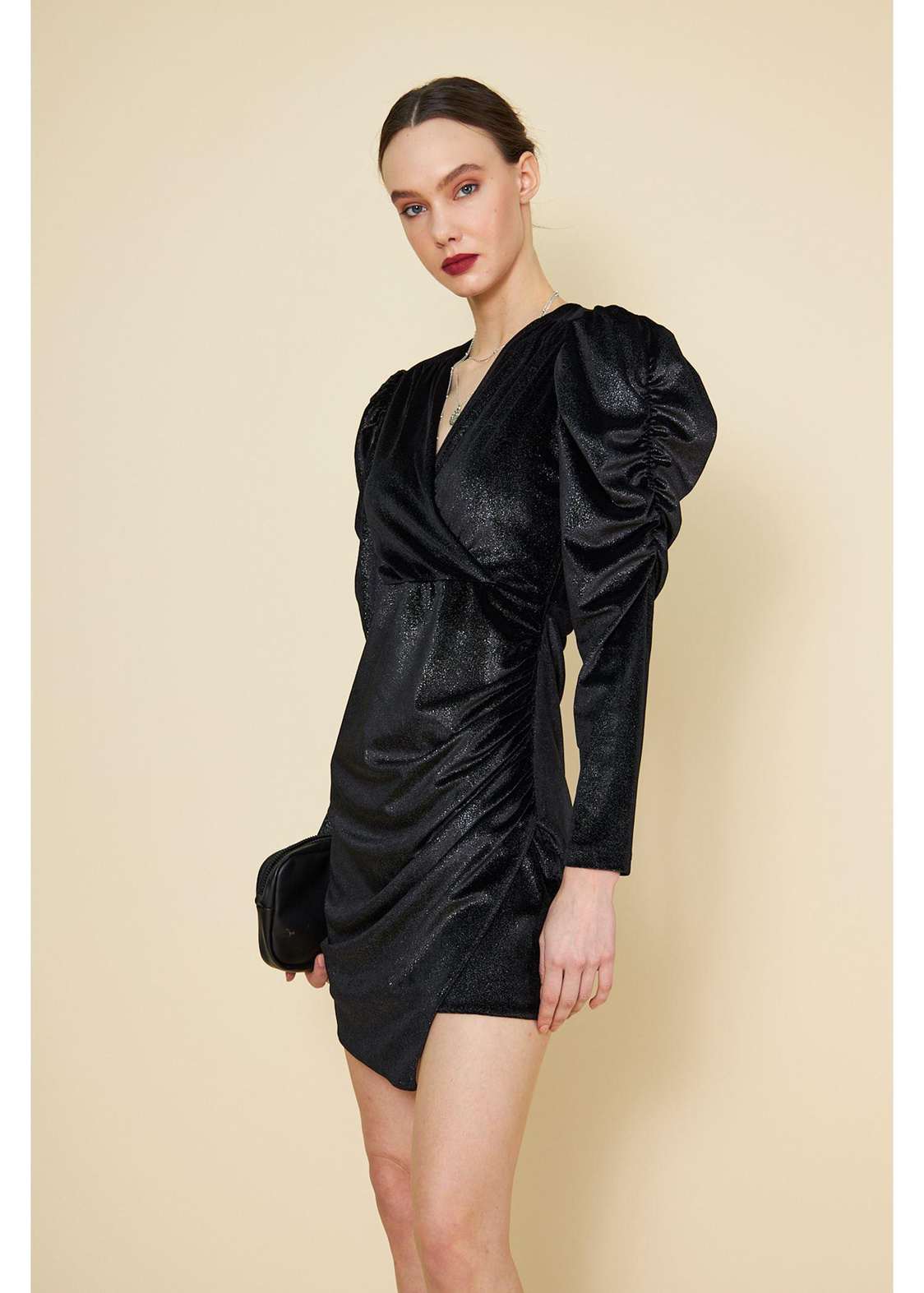 Kolu Büzgülü Simli Elbise-Siyah