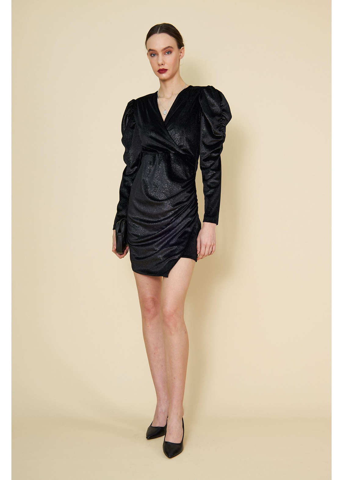 Kolu Büzgülü Simli Elbise-Siyah